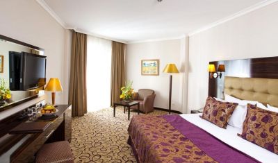 Imagine pentru Hotel Pine Beach Belek 5*  valabile pentru Paste  2023
