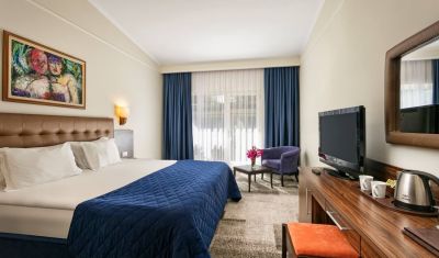 Imagine pentru Hotel Pine Beach Belek 5*  valabile pentru Paste  2023