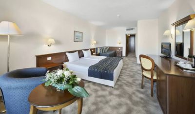 Imagine pentru Hotel Riviera Beach 5*  valabile pentru Paste  2023