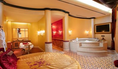 Imagine pentru Hotel Titanic Mardan Palace 5* valabile pentru Paste  2023