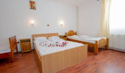 Imagine pentru Complex La Valtoare 3* valabile pentru Paste  2025