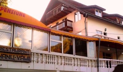 Imagine pentru Complex La Valtoare 3* valabile pentru Paste  2025