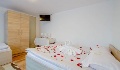 Imagine pentru Complex La Valtoare 3* valabile pentru Paste  2025