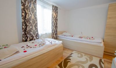 Imagine pentru Complex La Valtoare 3* valabile pentru Paste  2025