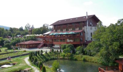 Imagine pentru Complex Pastravaria Albota 4*   valabile pentru Paste  2025