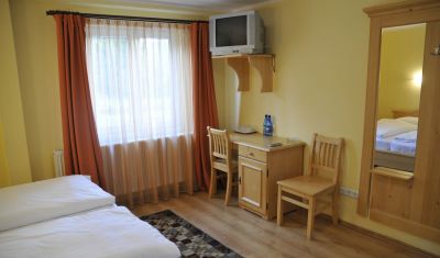 Imagine pentru Complex Pastravaria Albota 4*   valabile pentru Paste  2025