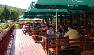 Imagine pentru Complex Pastravaria Albota 4*   valabile pentru Paste  2025