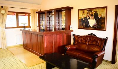 Imagine pentru Complex Turistic Hanul Muresenilor 4*  valabile pentru Paste  2025