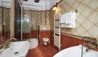 Imagine pentru Conacul Ambient 5*  valabile pentru Paste  2025