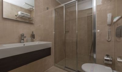 Imagine pentru Hotel Asdem Park 4*  valabile pentru Paste  2025