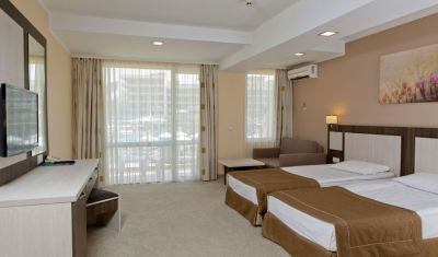 Imagine pentru Hotel DIT Evrika Beach Club 4*  valabile pentru Paste  2025