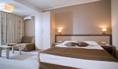 Imagine pentru Hotel DIT Evrika Beach Club 4*  valabile pentru Paste  2025