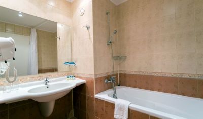 Imagine pentru Hotel DIT Evrika Beach Club 4*  valabile pentru Paste  2025