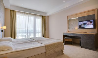 Imagine pentru Hotel DIT Evrika Beach Club 4*  valabile pentru Paste  2025