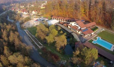 Imagine pentru Hotel Domeniul Dambu Morii 3* valabile pentru Paste  2025