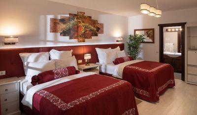 Imagine pentru Hotel Domeniul Dambu Morii 3* valabile pentru Paste  2025