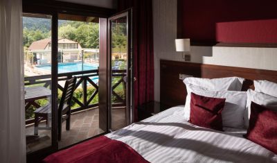 Imagine pentru Hotel Domeniul Dambu Morii 3* valabile pentru Paste  2025