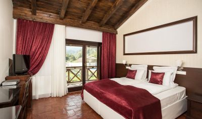 Imagine pentru Hotel Domeniul Dambu Morii 3* valabile pentru Paste  2025