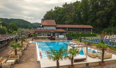 Imagine pentru Hotel Domeniul Dambu Morii 3* valabile pentru Paste  2025
