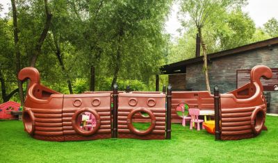 Imagine pentru Hotel Domeniul Dambu Morii 3* valabile pentru Paste  2025