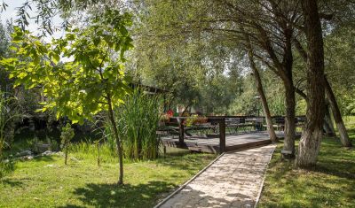 Imagine pentru Hotel Domeniul Dambu Morii 3* valabile pentru Paste  2025