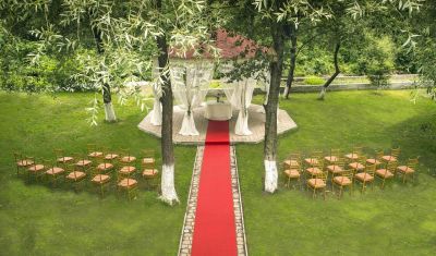 Imagine pentru Hotel Domeniul Dambu Morii 3* valabile pentru Paste  2025