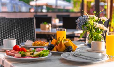 Imagine pentru Hotel Elpida Beach (fost Vemara Beach) 4*  valabile pentru Paste  2025