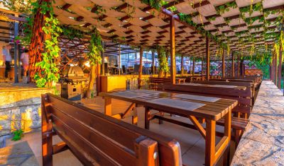 Imagine pentru Hotel Elpida Beach (fost Vemara Beach) 4*  valabile pentru Paste  2025