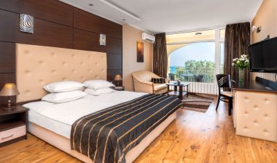 Imagine pentru Hotel Elpida Beach (fost Vemara Beach) 4*  valabile pentru Paste  2025