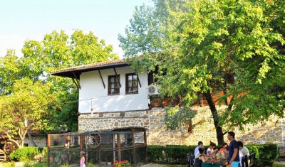 Imagine pentru Hotel Izvora Complex Arbanassi 3* valabile pentru Paste  2025