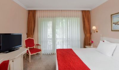 Imagine pentru Hotel Kremlin Palace 5*  valabile pentru Paste  2025