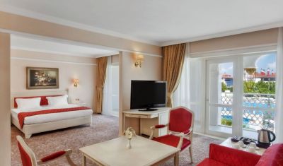 Imagine pentru Hotel Kremlin Palace 5*  valabile pentru Paste  2025