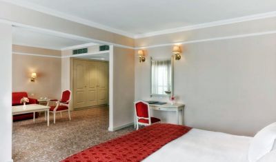 Imagine pentru Hotel Kremlin Palace 5*  valabile pentru Paste  2025
