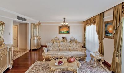 Imagine pentru Hotel Kremlin Palace 5*  valabile pentru Paste  2025