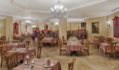 Imagine pentru Hotel Kremlin Palace 5*  valabile pentru Paste  2025