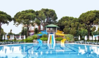 Imagine pentru Hotel Kremlin Palace 5*  valabile pentru Paste  2025