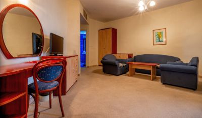 Imagine pentru Hotel Lilia 4* valabile pentru Paste  2025