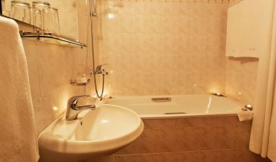 Imagine pentru Hotel Ljuljak 3* valabile pentru Paste  2025
