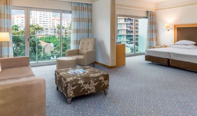 Imagine pentru Hotel Pestana Carlton Madeira 5* valabile pentru Paste  2025