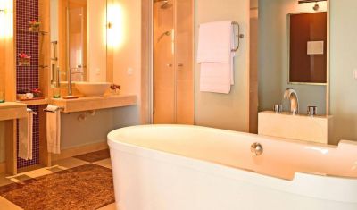 Imagine pentru Hotel Pestana Carlton Madeira 5* valabile pentru Paste  2025
