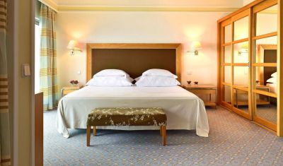 Imagine pentru Hotel Pestana Carlton Madeira 5* valabile pentru Paste  2025