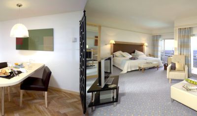 Imagine pentru Hotel Pestana Carlton Madeira 5* valabile pentru Paste  2025