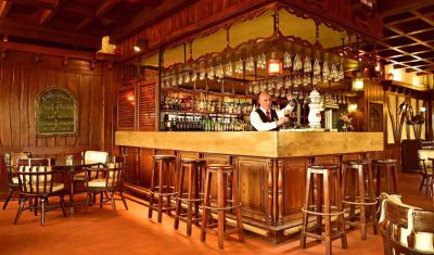 Imagine pentru Hotel Pestana Carlton Madeira 5* valabile pentru Paste  2025
