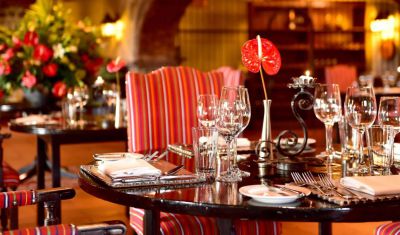 Imagine pentru Hotel Pestana Carlton Madeira 5* valabile pentru Paste  2025