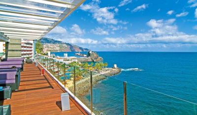 Imagine pentru Hotel Pestana Carlton Madeira 5* valabile pentru Paste  2025