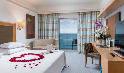 Imagine pentru Hotel Pestana Carlton Madeira 5* valabile pentru Paste  2025