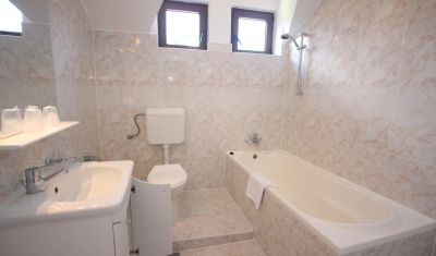 Imagine pentru Hotel Ruia 3* valabile pentru Paste  2025