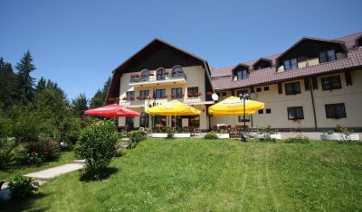 Imagine pentru Hotel Ruia 3* valabile pentru Paste  2025