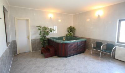 Imagine pentru Hotel Ruia 3* valabile pentru Paste  2025