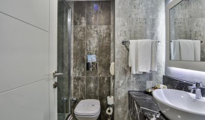 Imagine pentru Hotel Saturn Palace Resort 5* valabile pentru Paste  2025